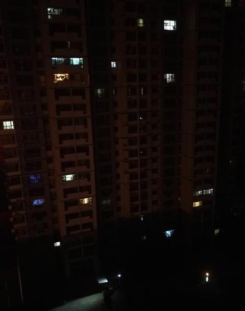 小米手机充电指示灯闪烁开不了机