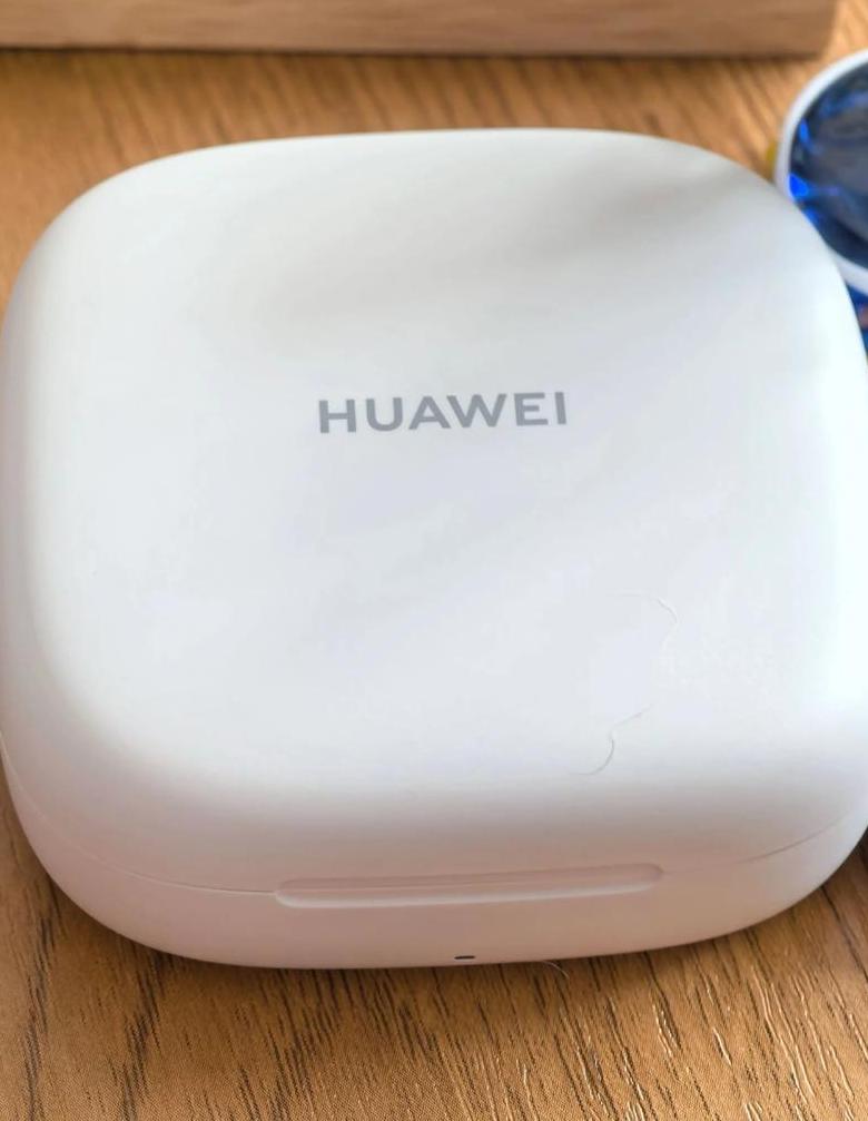 华为freelace左边耳机声音小