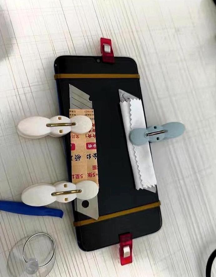 手机屏幕脱胶手机店能修吗