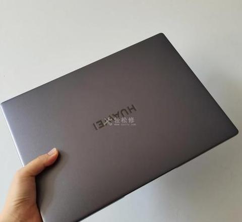 苹果笔记本电脑充不进去电关机啦
