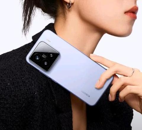 法拉利与小米Yu7:性能对比与优缺点解析