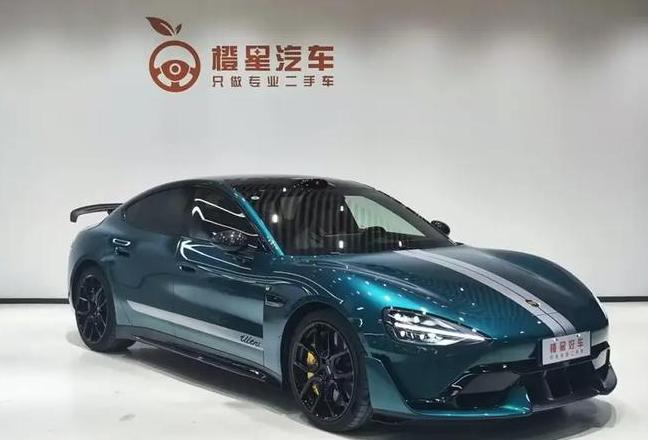 小米su7尾部像哪款车
