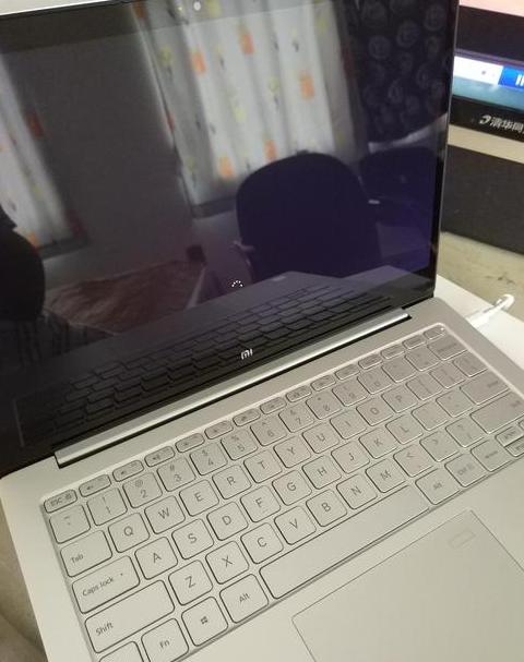 笔记本电脑放包里关机发热