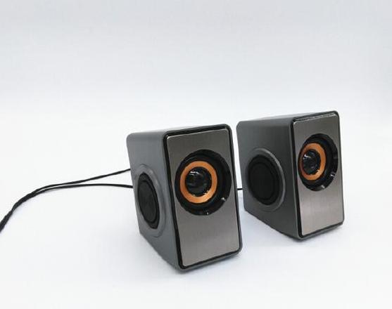 苹果电脑内置扬声器外放有杂音
