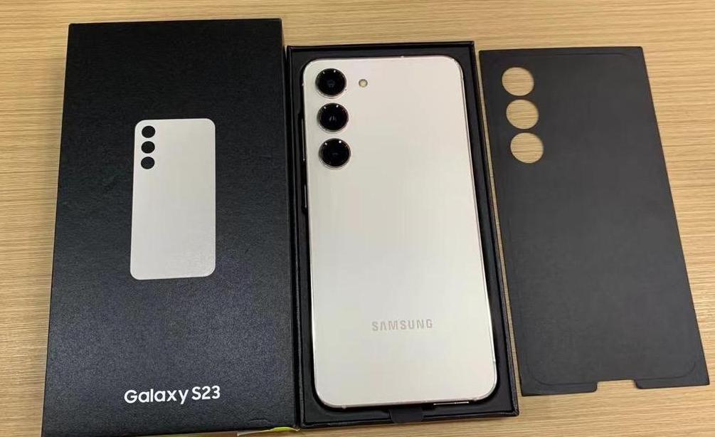 三星s20+突然变白