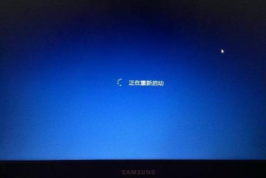电脑主机工作显示屏不亮怎么回事