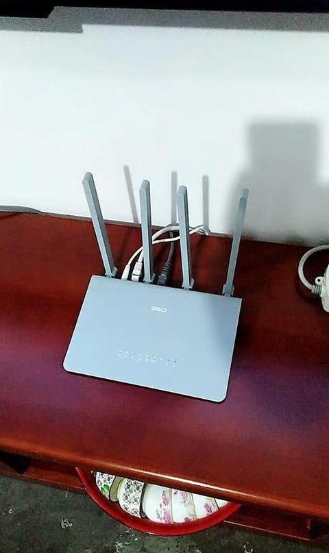 电脑一连wifi就全家断网什么原因