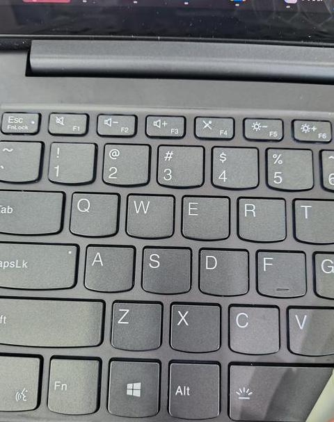笔记本键盘失灵怎么办？软件与硬件故障排查指南