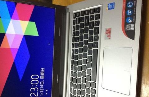 电脑开机黑屏白杠闪动原因及解决方法